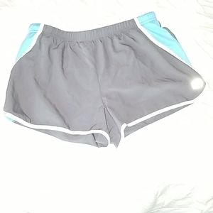 New Balance running short